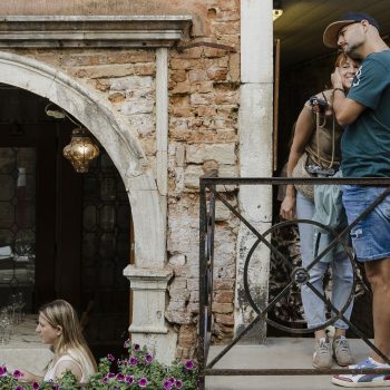 Séance couple dans les ruelles de Venise