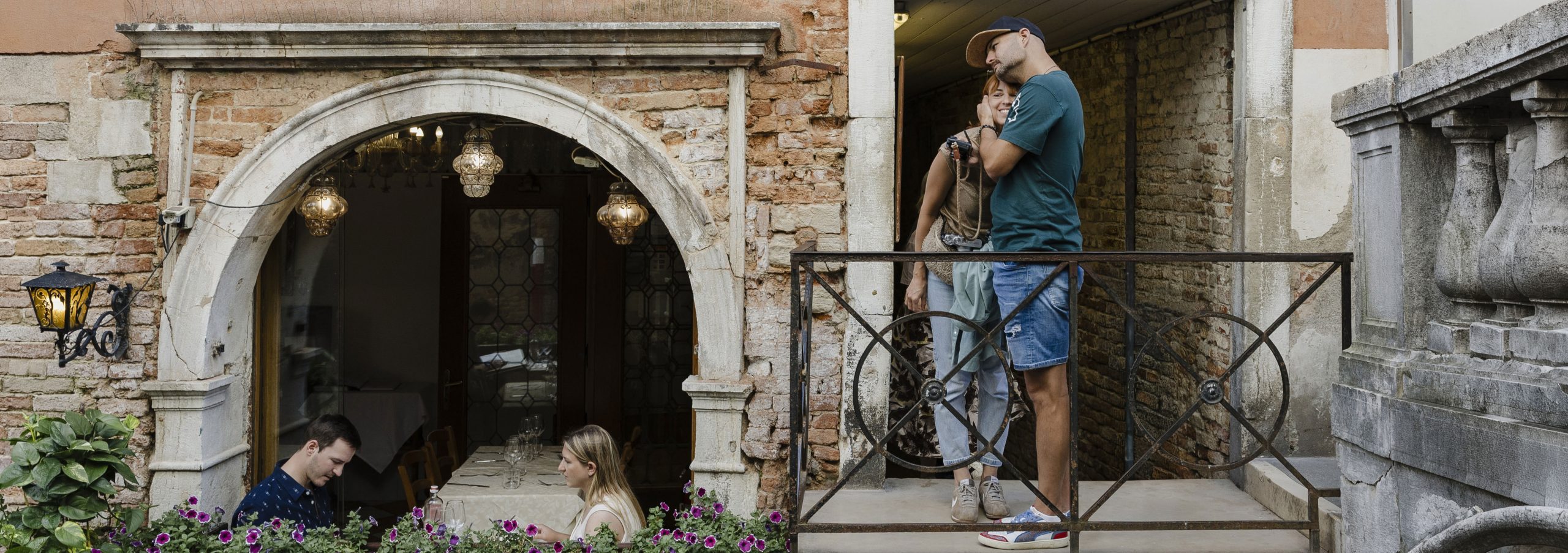 Séance couple dans les ruelles de Venise