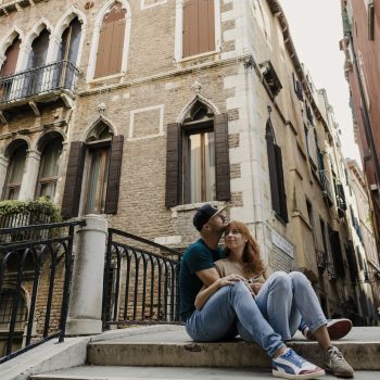 Photographe de portraits de couple originales et fun